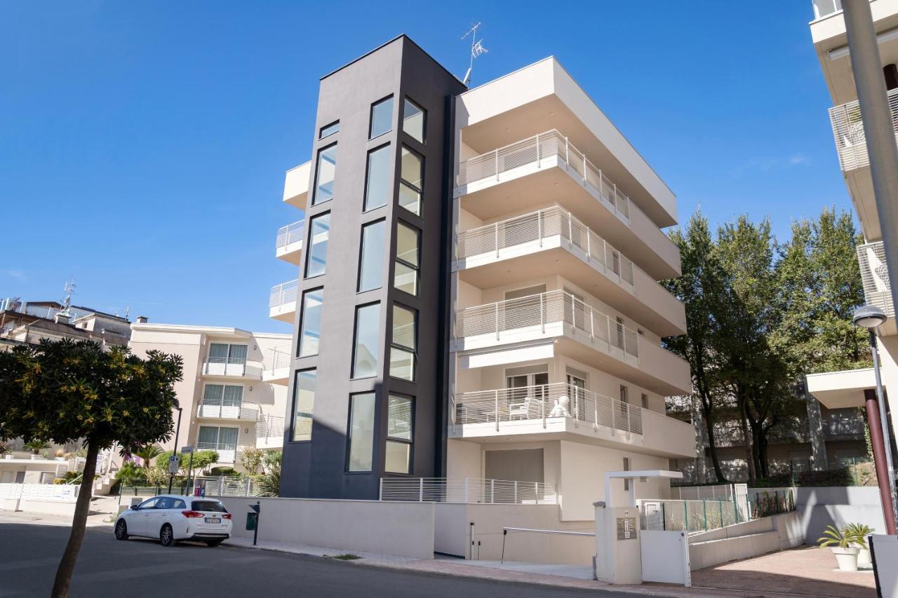 Ferrari Apartments Ponente Caorle Exterior foto
